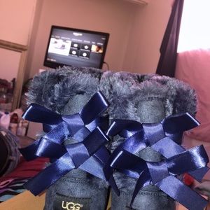 Ugg boots blue ribbon bow